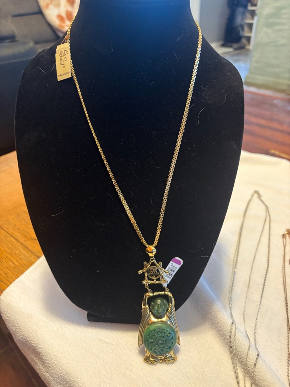 Gold Crown Inc  Green faux Jade  Buddha Pendant Necklace w/ Evergold Hugo chain - Picture 5 of 7